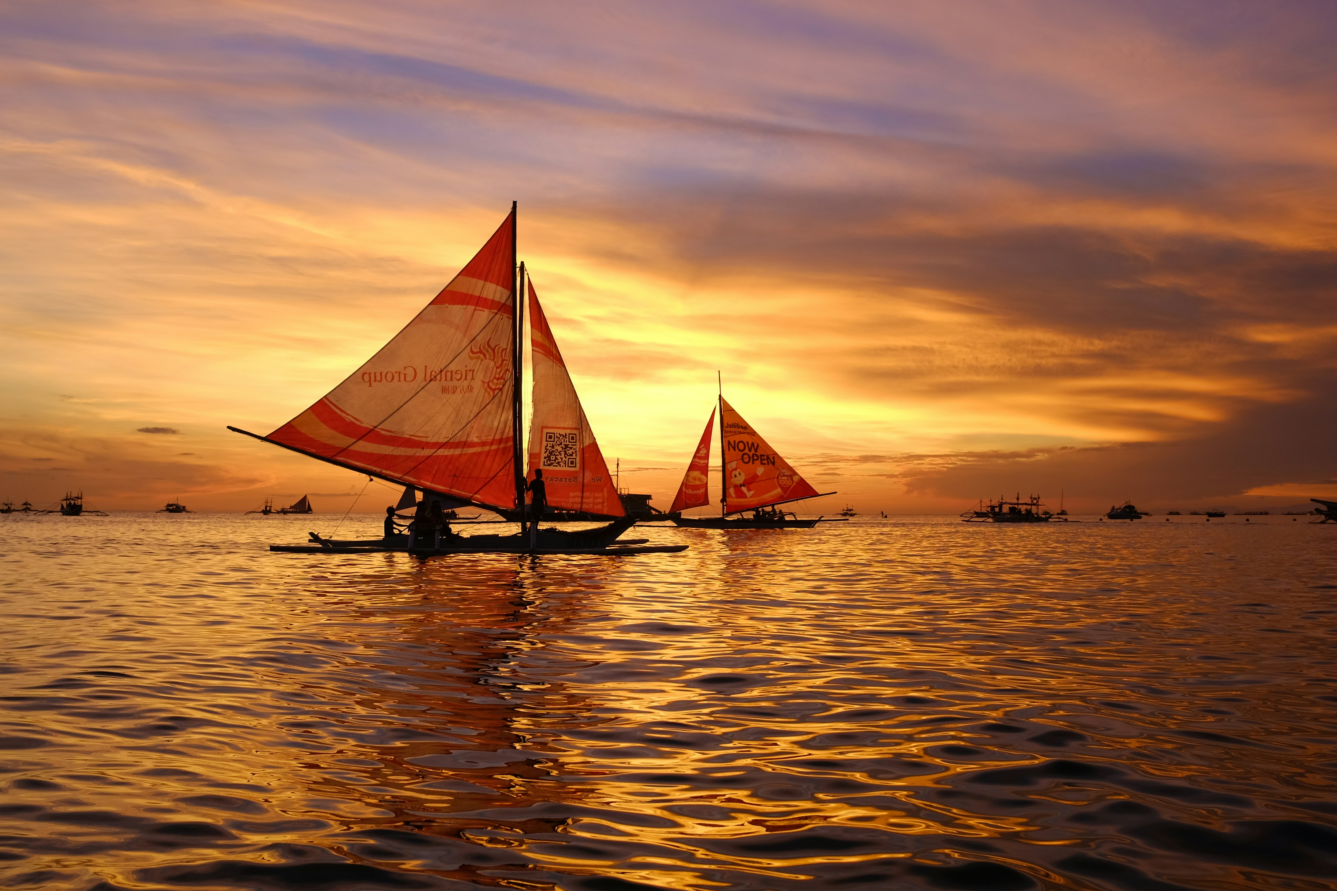 Thursday welcome party in Boracay